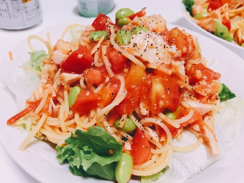 トマトとサラダチキンのヘルシーパスタ